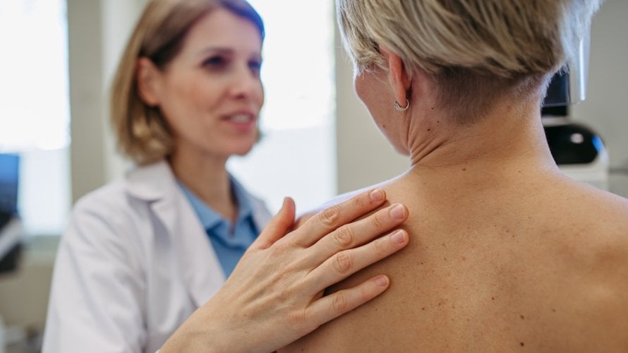 U sklopu 30. Dana narcisa na Trgu bana Jelačića bit će postavljen i mobilni mamograf u kojem će žene imati priliku, uz naručivanje, obaviti besplatnu mamografiju bez uputnice