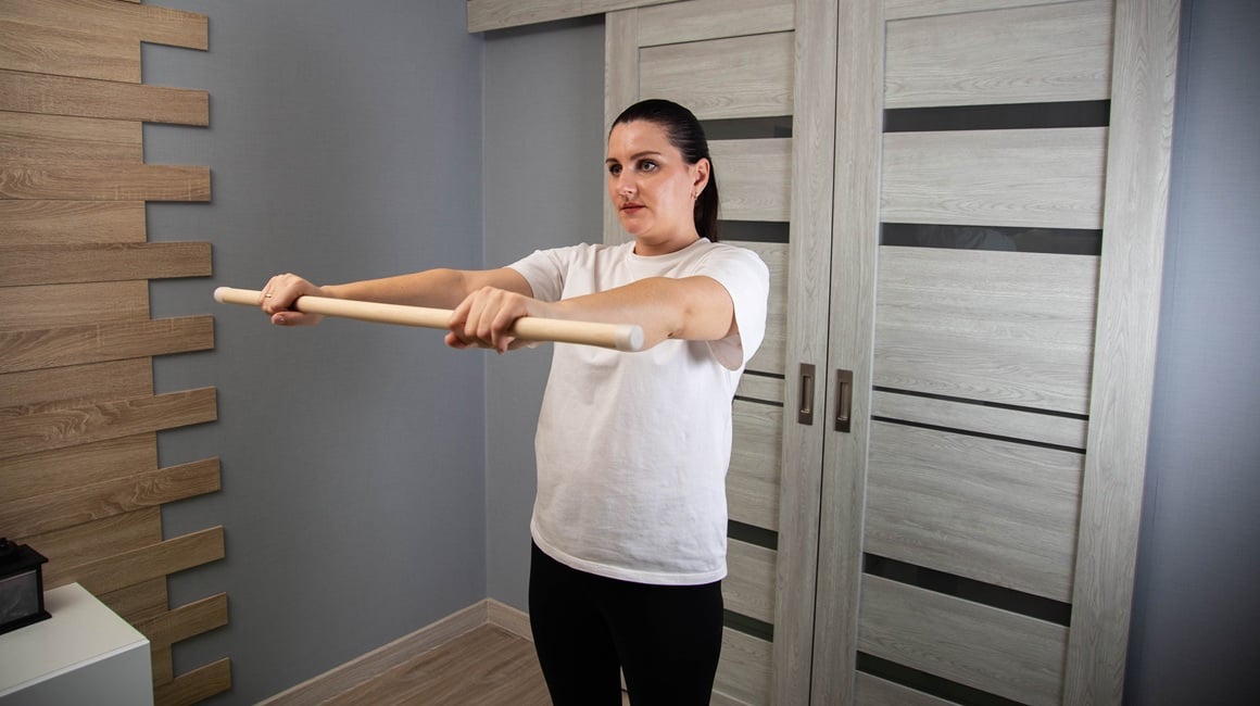 Vježbe za ramena sa štapom