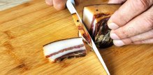 česta konzumacija crvenog mesa, posebno prerađenih proizvoda poput kobasica ili slanine, može biti povezana s većim rizikom od razvoja dijabetesa