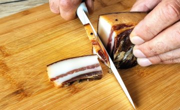 česta konzumacija crvenog mesa, posebno prerađenih proizvoda poput kobasica ili slanine, može biti povezana s većim rizikom od razvoja dijabetesa