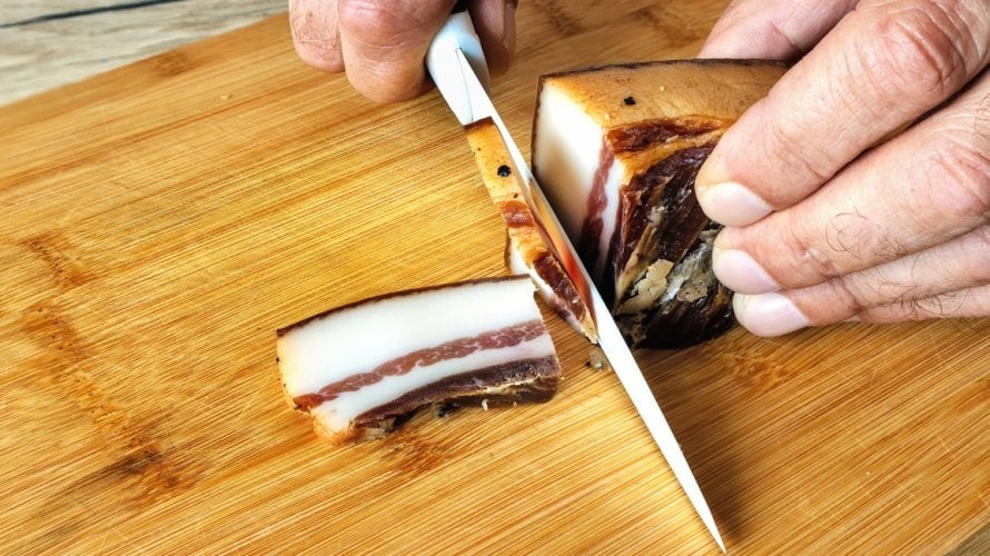 česta konzumacija crvenog mesa, posebno prerađenih proizvoda poput kobasica ili slanine, može biti povezana s većim rizikom od razvoja dijabetesa