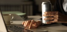 mnogi dodaci prehrani i energetska pića reklamiraju vitamin B6 kao sredstvo za povećanje energije i podršku živčanom sustavu