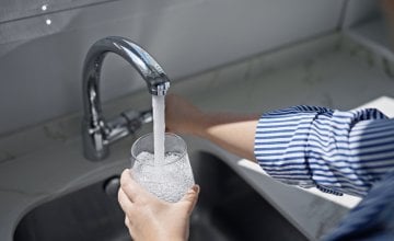 osobe koje piju vodu iz karbonatnih vodonosnika imaju 24 posto veći rizik od Parkinsonove bolesti