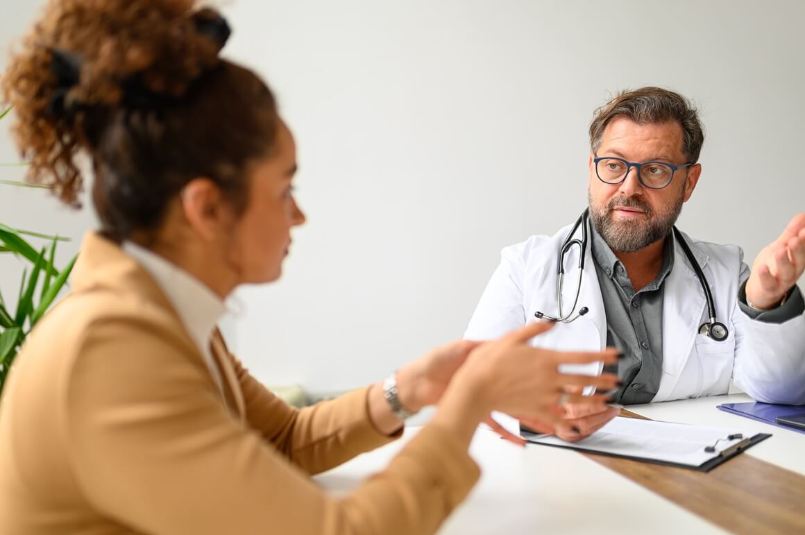 razlika u smrtnosti od bolesti koje se mogu spriječiti zdravstvenom skrbi sve više povećava između osoba s fakultetskim obrazovanjem i onih bez njega