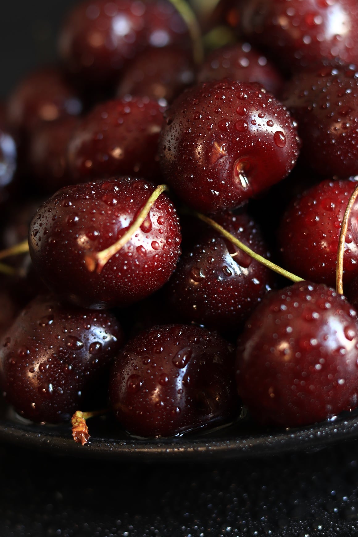tamne trešnje karakteriziraju spojevi koji bi mogli imati potencijal u borbi protiv agresivnog oblika raka dojke