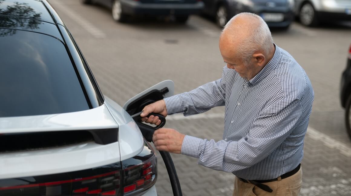 u dosadašnjim istraživanjima nisu uočeni neposredni kardiovaskularni rizici povezani s korištenjem ili blizinom električnih vozila