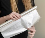 Aluminijska folija gotovo je neizostavan pomoćnik u svakoj kuhinji - od pečenja i roštilja do spremanja ostataka hrane