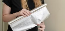 Aluminijska folija gotovo je neizostavan pomoćnik u svakoj kuhinji - od pečenja i roštilja do spremanja ostataka hrane