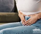 Endometrioza je stanje kod kojeg tkivo slično sluznici maternice raste izvan maternice - primjerice u području zdjelice, crijeva ili mokraćnog mjehura