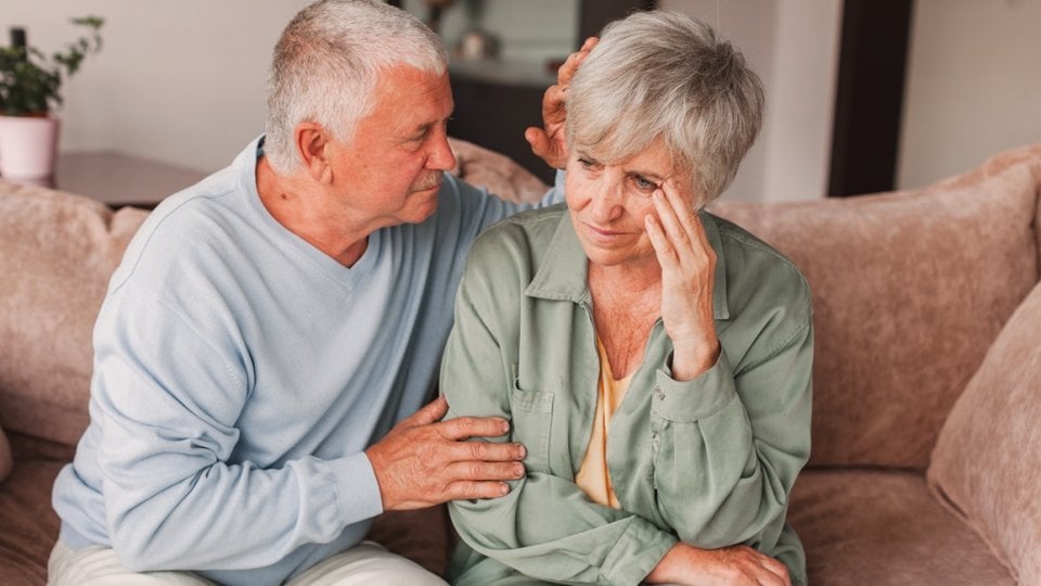 Iako pogađa i muškarce i žene, istraživanja pokazuju da se Alzheimerova bolest kod žena javlja češće i može se razvijati na drugačiji način