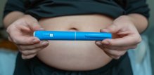 Liječnici ženama koje planiraju trudnoću obično savjetuju da ne uzimaju GLP-1 lijekove, ponajviše zbog rezultata istraživanja na životinjama koji su upućivali na mogući rizik od urođenih mana