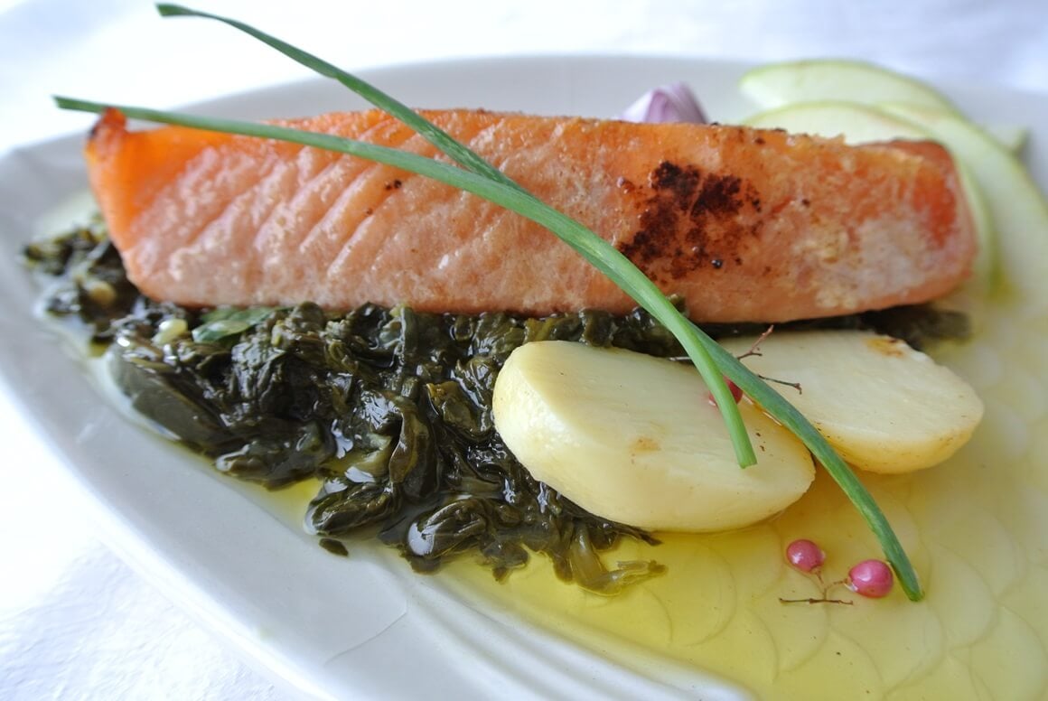 Losos s krumpirom i špinatom