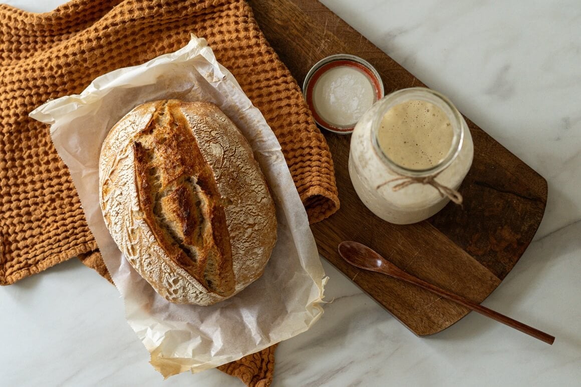 Low-FODMAP sourdough kruh