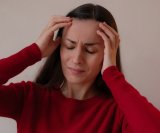 Migrena je neurološki poremećaj koji se najčešće manifestira kao snažna, pulsirajuća bol u glavi