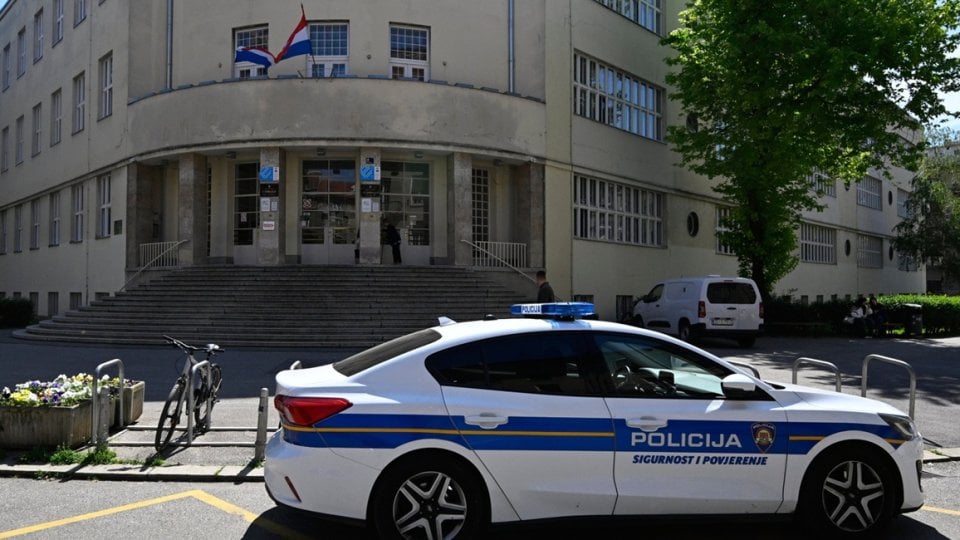 Nedavni događaji vezani uz lažne dojave o bombama u školama i drugim institucijama izazvali su razumljivu zabrinutost među roditeljima, nastavnicima i širom javnosti