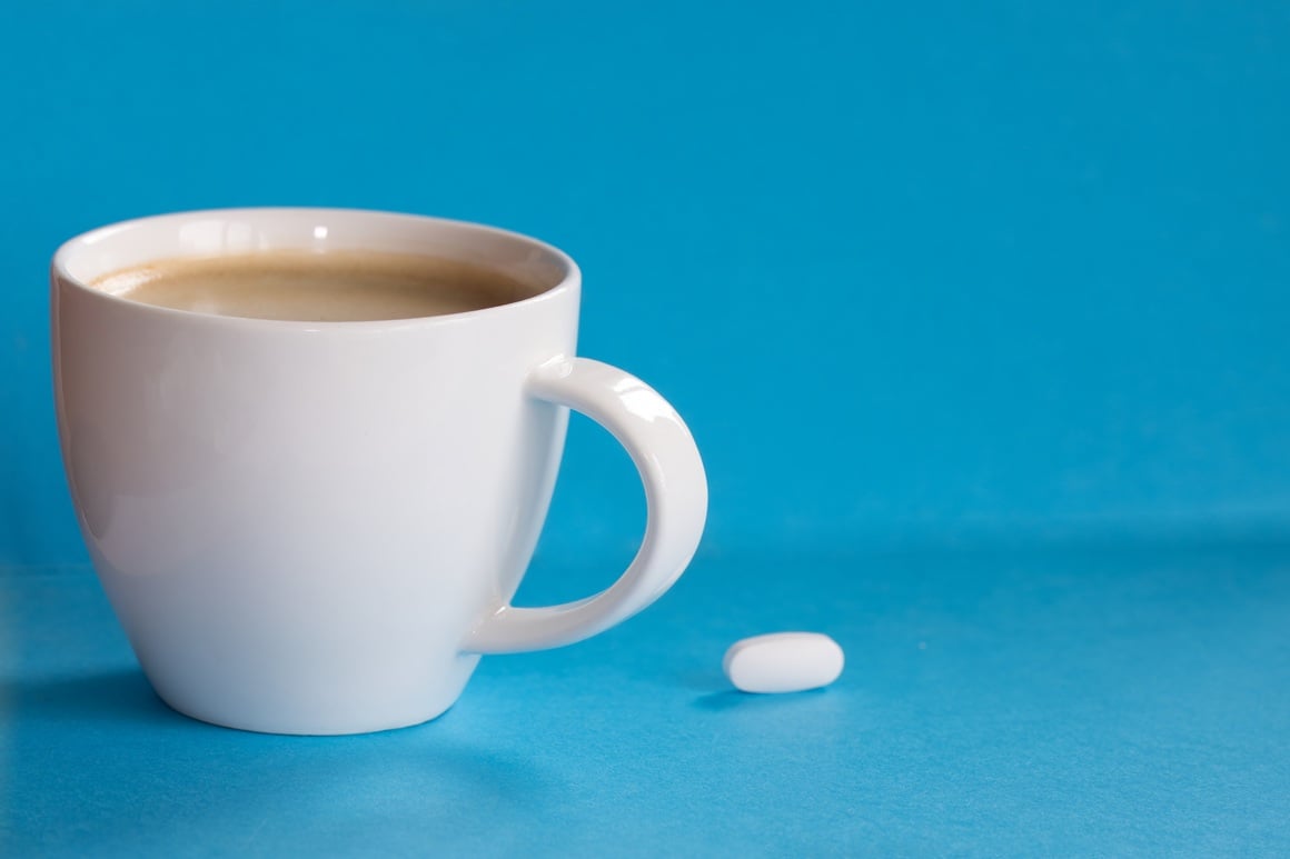 Neka istraživanja pokazuju da kofein može pojačati i ubrzati učinak lijekova poput ibuprofena