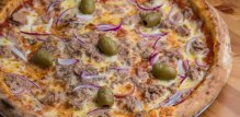 Pizza s tunjevinom