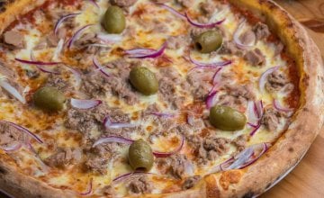 Pizza s tunjevinom