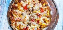 Pizza s tunom i kukuruzom