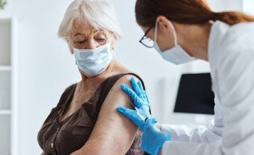 Snažnije, tzv. visokodozno cjepivo protiv gripe moglo bi pomoći u smanjenju rizika od Alzheimerove bolesti kod starijih osoba