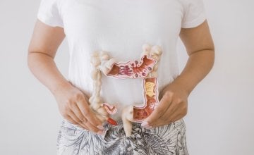 Tijekom života rak debelog crijeva pogađa otprilike jednog od 24 muškarca i jednu od 26 žena