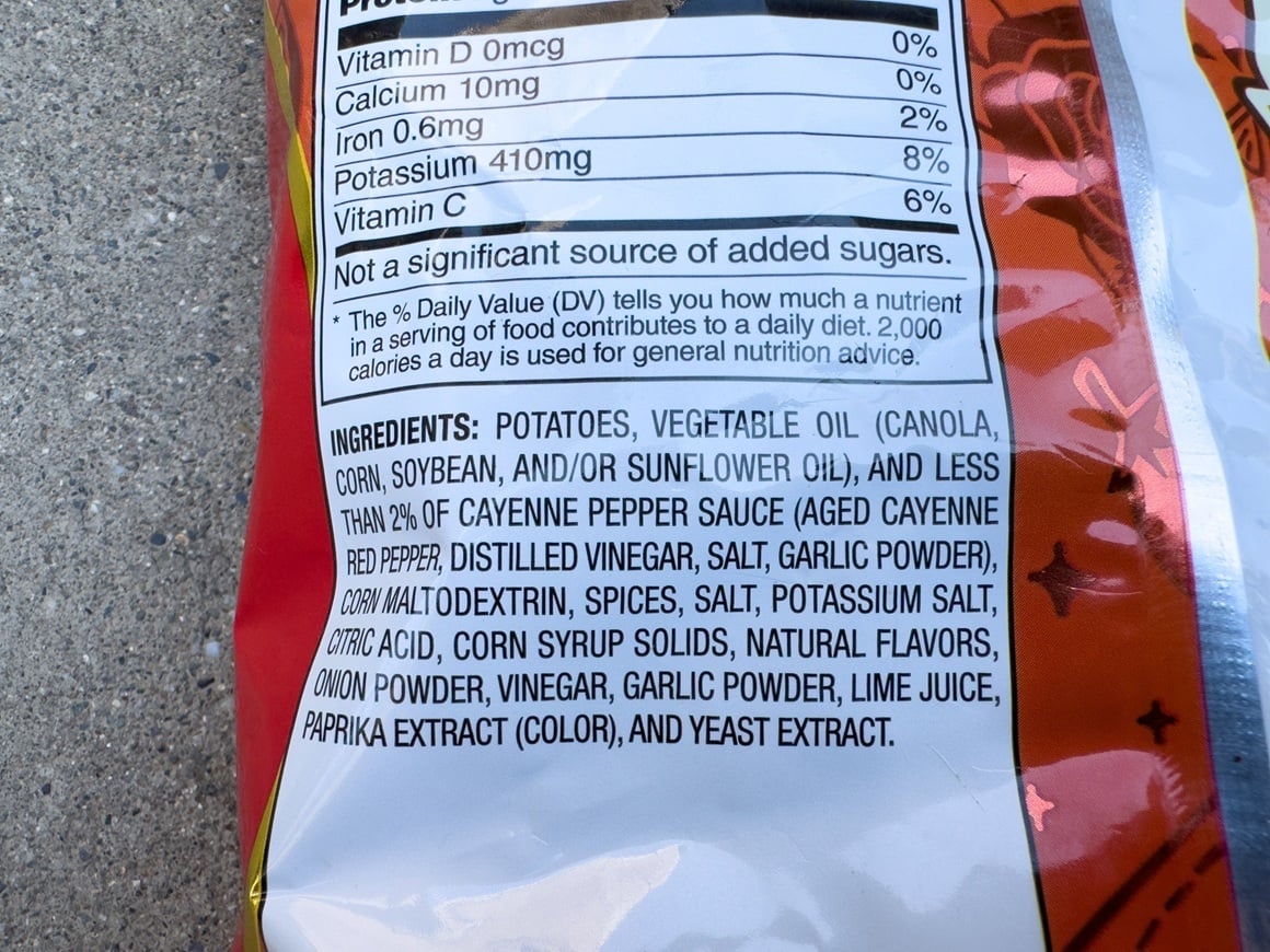 limunska kiselina se dodaje hrani i pićima kako bi im dala svjež, kiselkast okus