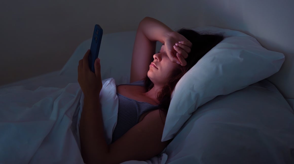 osobe koje imaju neredovit raspored spavanja i spavaju manje od osam sati po noći imaju gotovo dvostruko veći rizik od srčanog ili moždanog udara