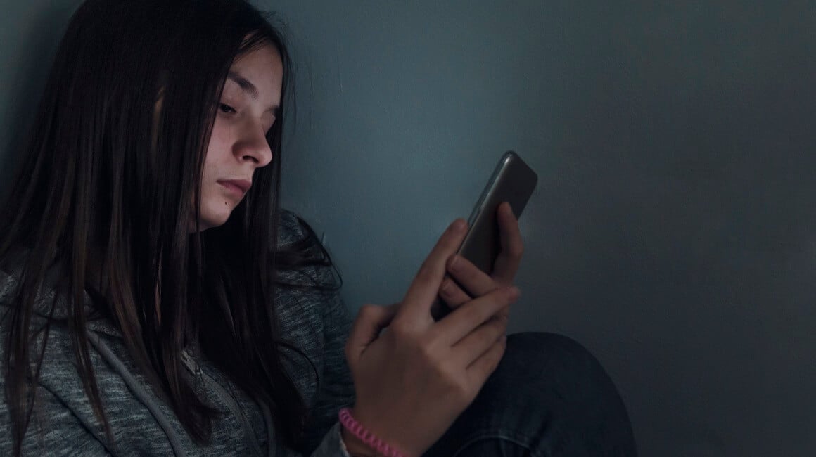 sve više istraživanja upozorava na to da pretjerano korištenje ekrana ne utječe samo na koncentraciju i san, već i na način na koji mladi doživljavaju vlastito tijelo i prehrambene navike