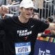 Ashton Kutcher suočio se s ozbiljnim zdravstvenim problemom, no uspio se oporaviti i istrčati maraton u New Yorku ispod četiri sata