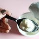 Grčki jogurt jedan je od najpraktičnijih i cjenovno pristupačnih mliječnih proizvoda bogatih proteinima