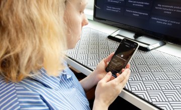 Iako umjetna inteligencija nema svijest ni razumijevanje poput čovjeka, uspješni korisnici pristupaju joj kao suradniku kojem treba dati kvalitetne informacije