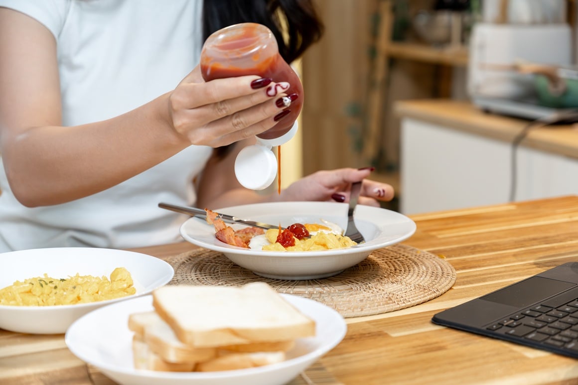 Ketchup, soja umak, majoneza i slični dodaci jelima često su puni soli i konzervansa