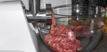 Kupnja i prodaja divljih životinja - bilo da se koriste za hranu, kućne ljubimce ili druge svrhe - može značajno povećati rizik prijenosa bolesti na ljude
