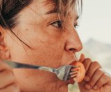 Mediteranska prehrana već godinama slovi kao jedan od najzdravijih načina prehrane, posebno za žene u zrelijoj dobi