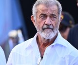 Mel Gibson je u popularnom podcastu The Joe Rogan Experience izjavio da poznaje osobe sa stadijem 4 raka koje su se navodno oporavile koristeći ivermektin i fenbendazol