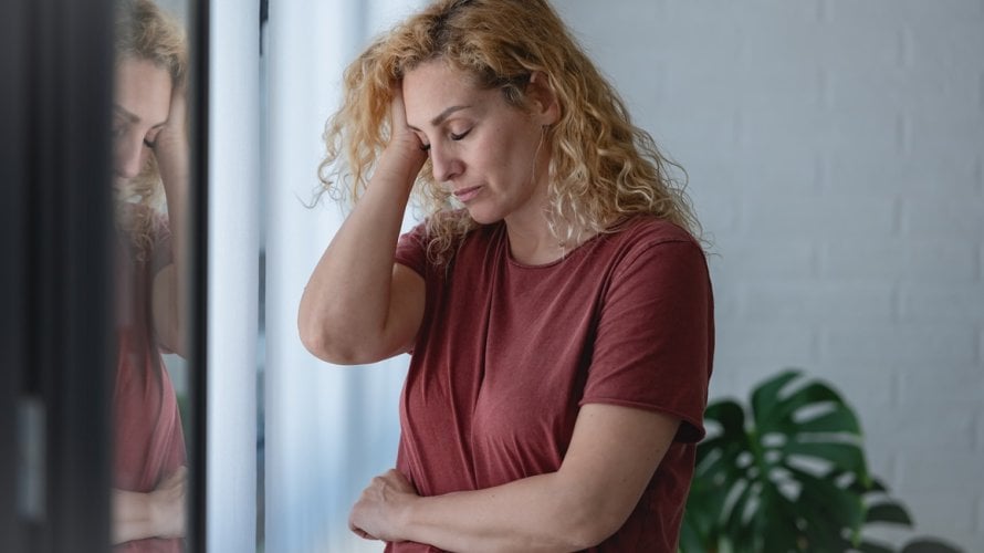 Mnogi ljudi tijekom srednjih godina osjećaju veći pritisak, nezadovoljstvo ili emocionalni umor