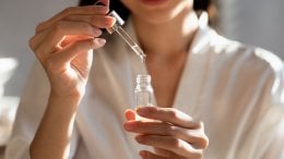 Stručnjaci zato savjetuju da prije uvođenja novog proizvoda u rutinu napravite tzv. patch test
