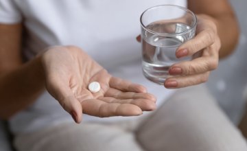 Svakodnevno uzimanje male doze aspirina godinama se povezivalo s mogućom zaštitom od raka debelog crijeva