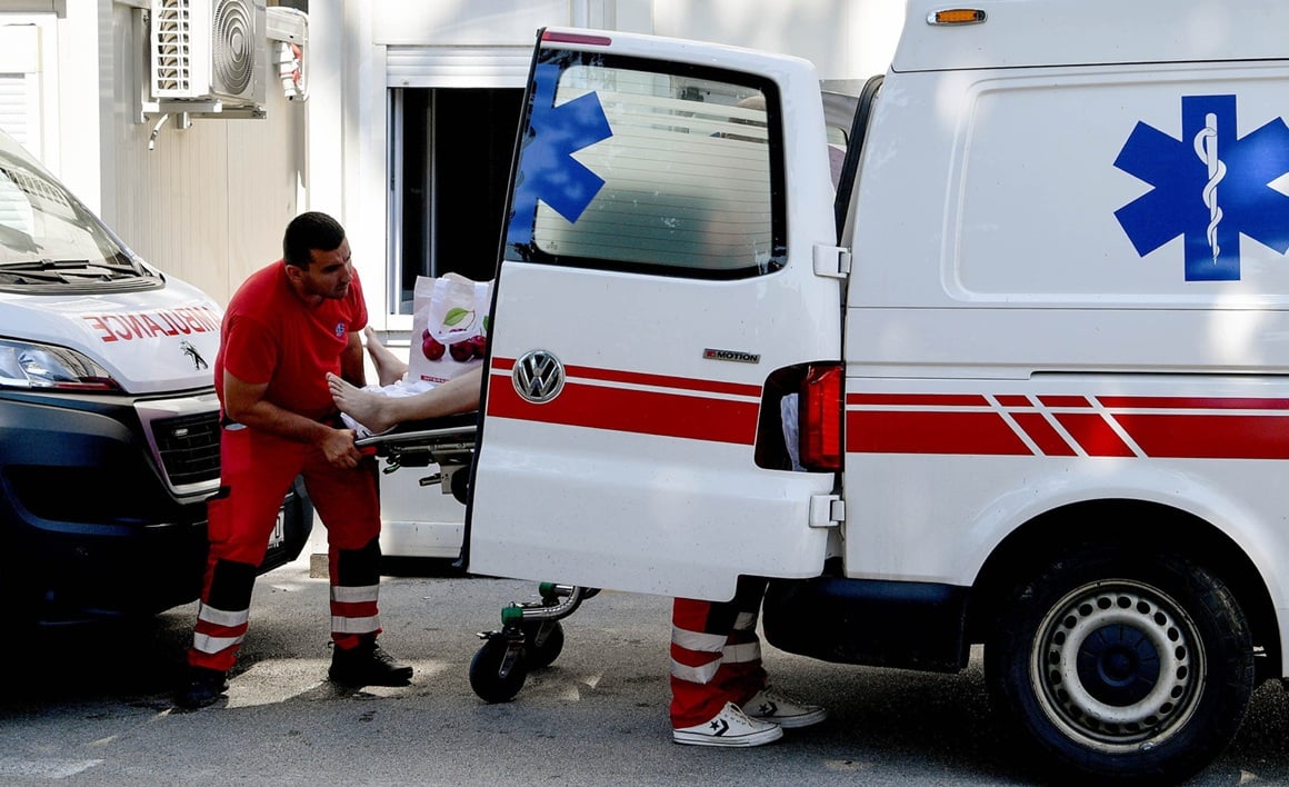 Tim hitne medicinske pomoći već tijekom prijevoza procjenjuje simptome i obavještava bolnicu da dolazi pacijent sa sumnjom na moždani udar