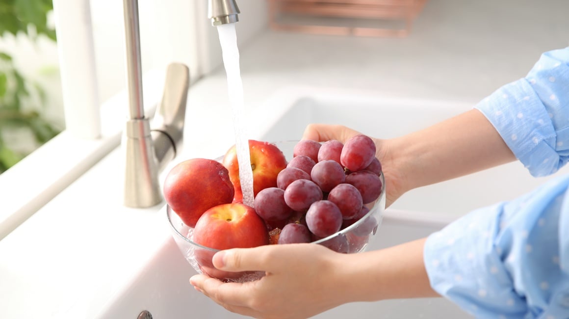 Voće često prati loš glas zbog sadržaja šećera, no pritom se zaboravlja koliko je bogato vlaknima, antioksidansima te vitaminima i mineralima važnima za imunitet