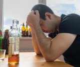 semaglutid, aktivni sastojak GLP-1 lijekova za mršavljenje, može značajno smanjiti broj dana obilježenih teškim opijanjem kod osoba s poremećajem konzumacije alkohola