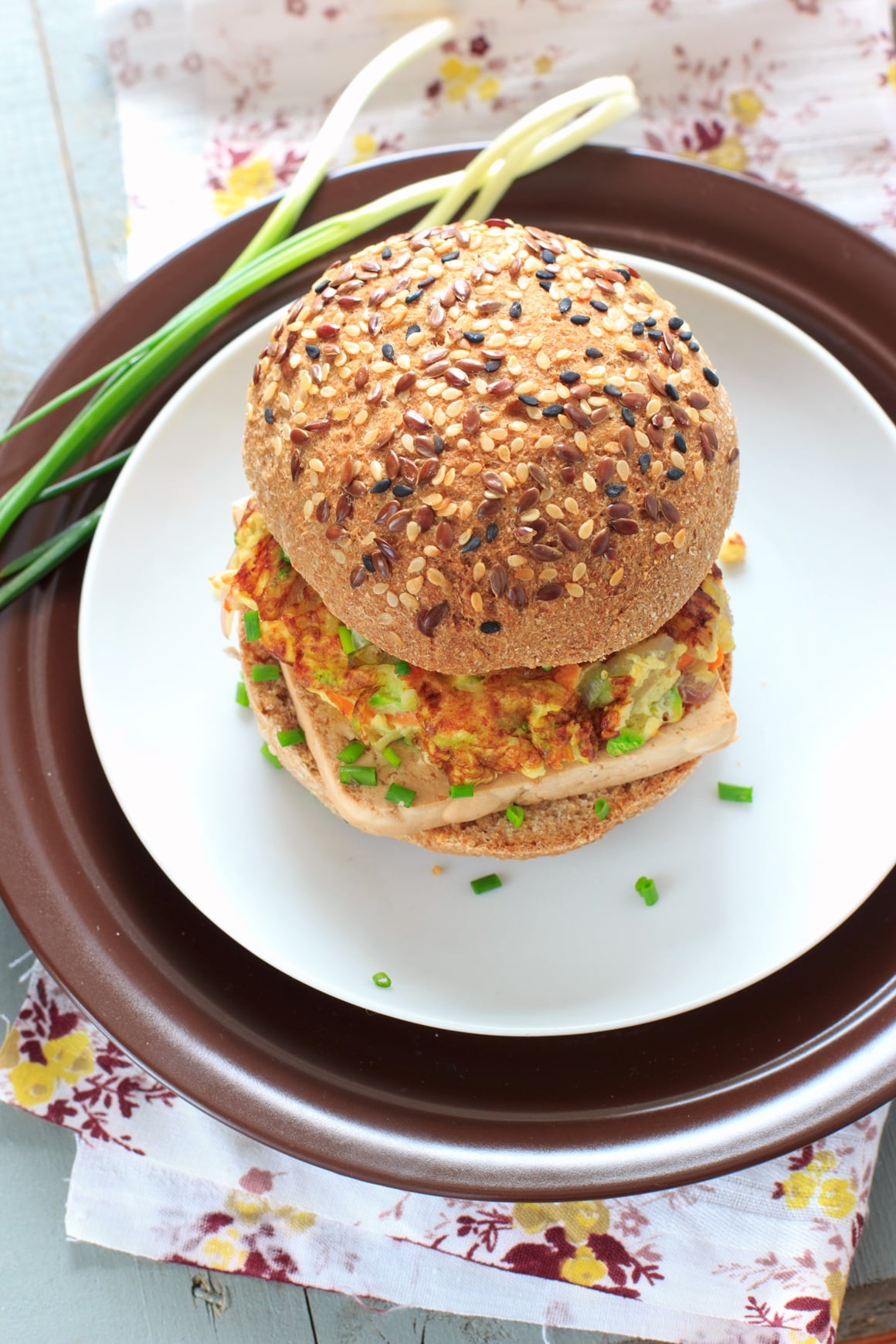 zeleni vege burger od tofua i tikvica