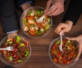 Salata je jedan od najpopularnijih izbora kada želite lagan, nutritivan i brz obrok