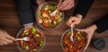 Salata je jedan od najpopularnijih izbora kada želite lagan, nutritivan i brz obrok