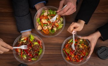 Salata je jedan od najpopularnijih izbora kada želite lagan, nutritivan i brz obrok