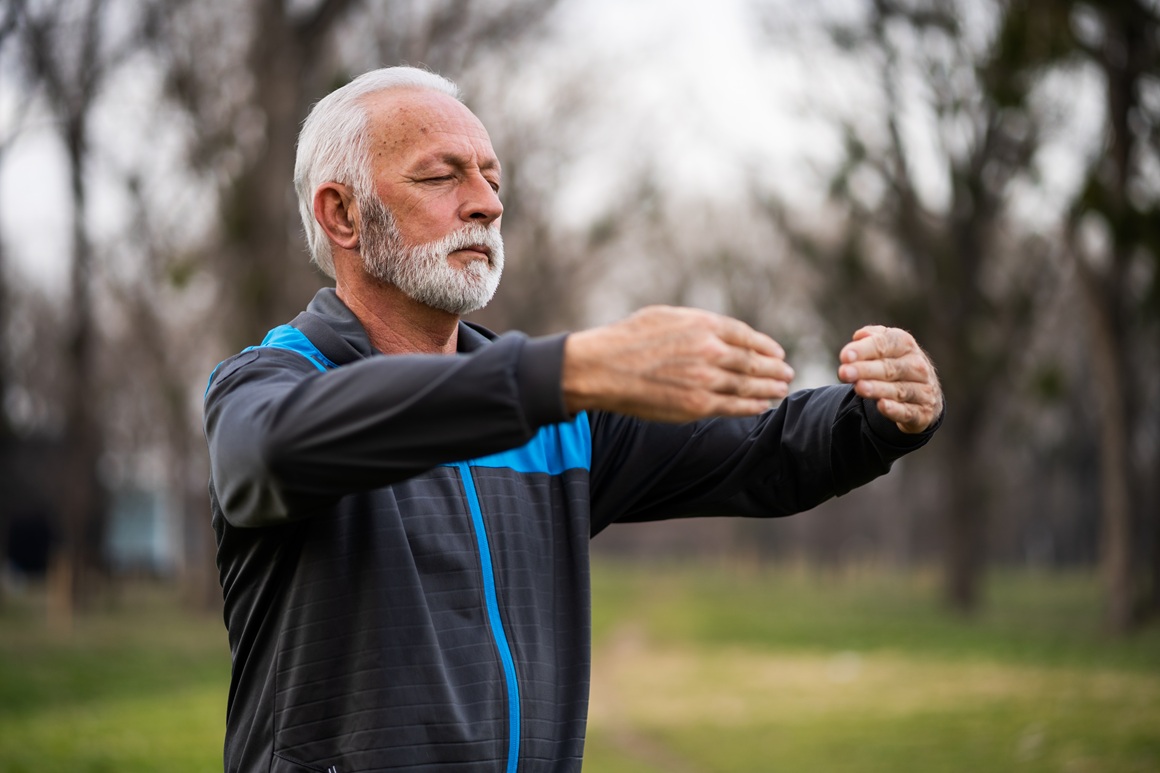 Tai chi je oblik laganog vježbanja koji povezuje pokret i koncentraciju