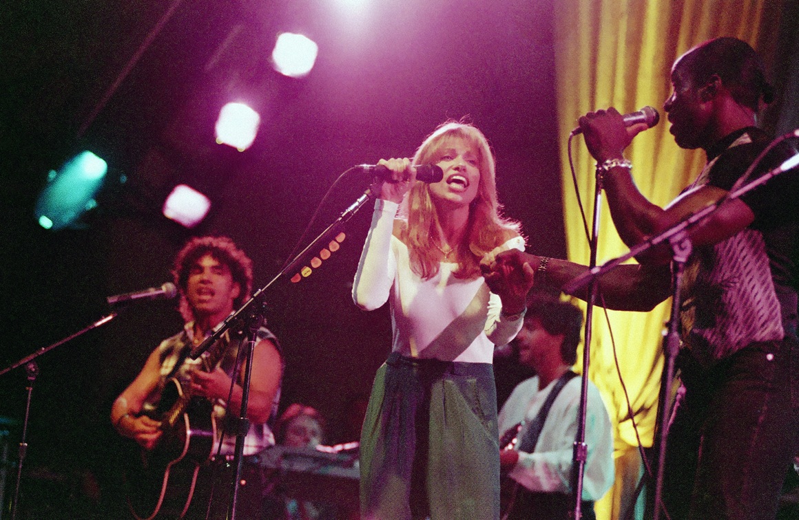 Carly Simon